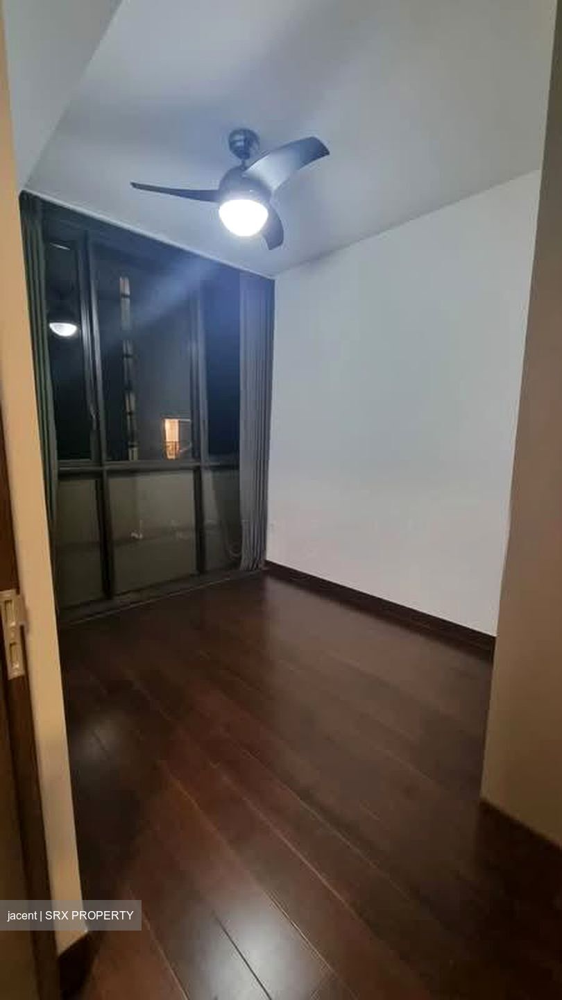 The Commodore (D27), Condominium #559657541